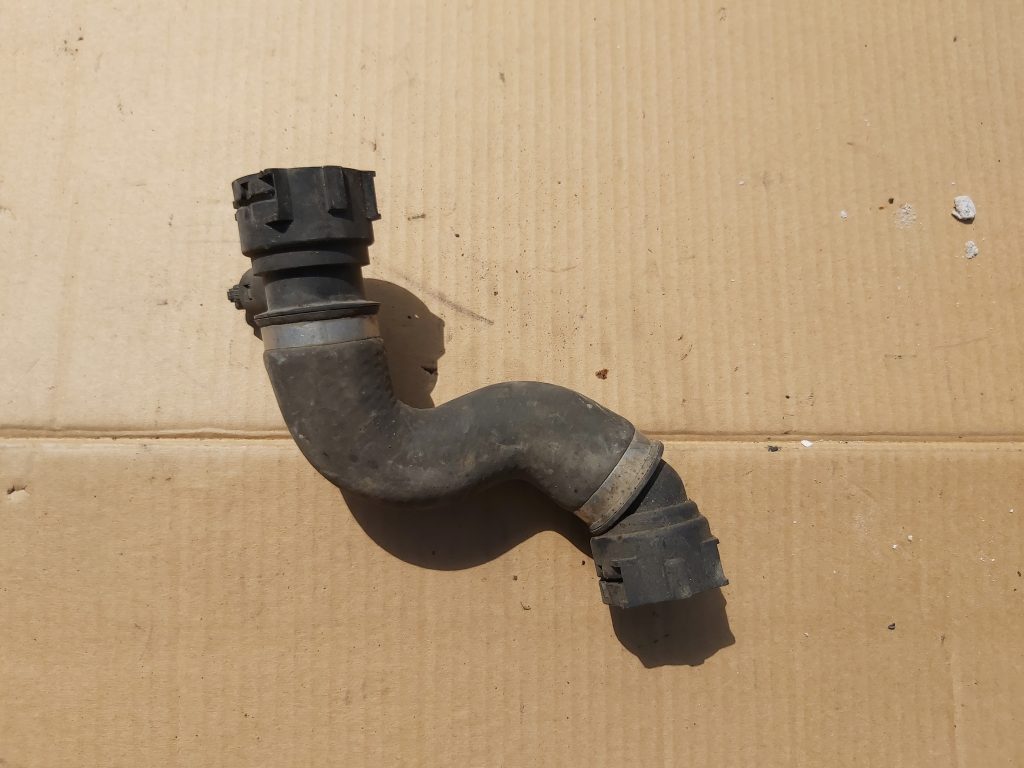 Dzesēšanas caurule priekš BMW 525 E60 2006 BLACK