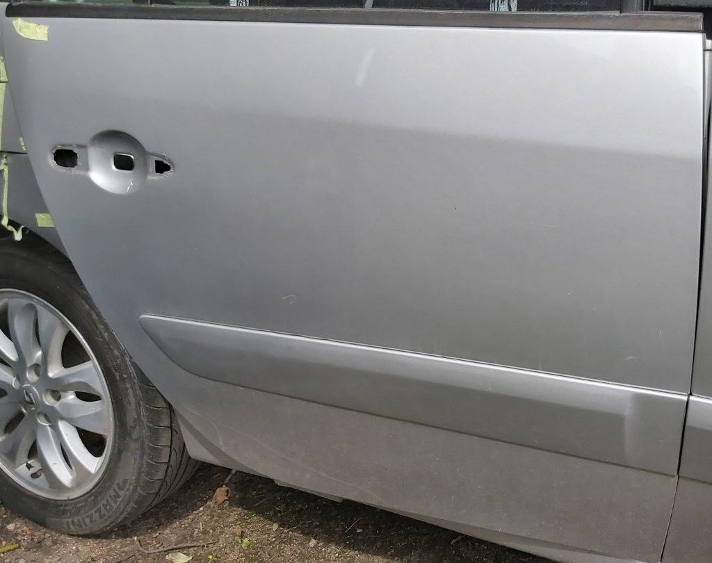 Aizmugurējās labās durvis priekš RENAULT ESPACE IV 2006 1 Aizmugurējās labās durvis priekš RENAULT ESPACE IV 2006