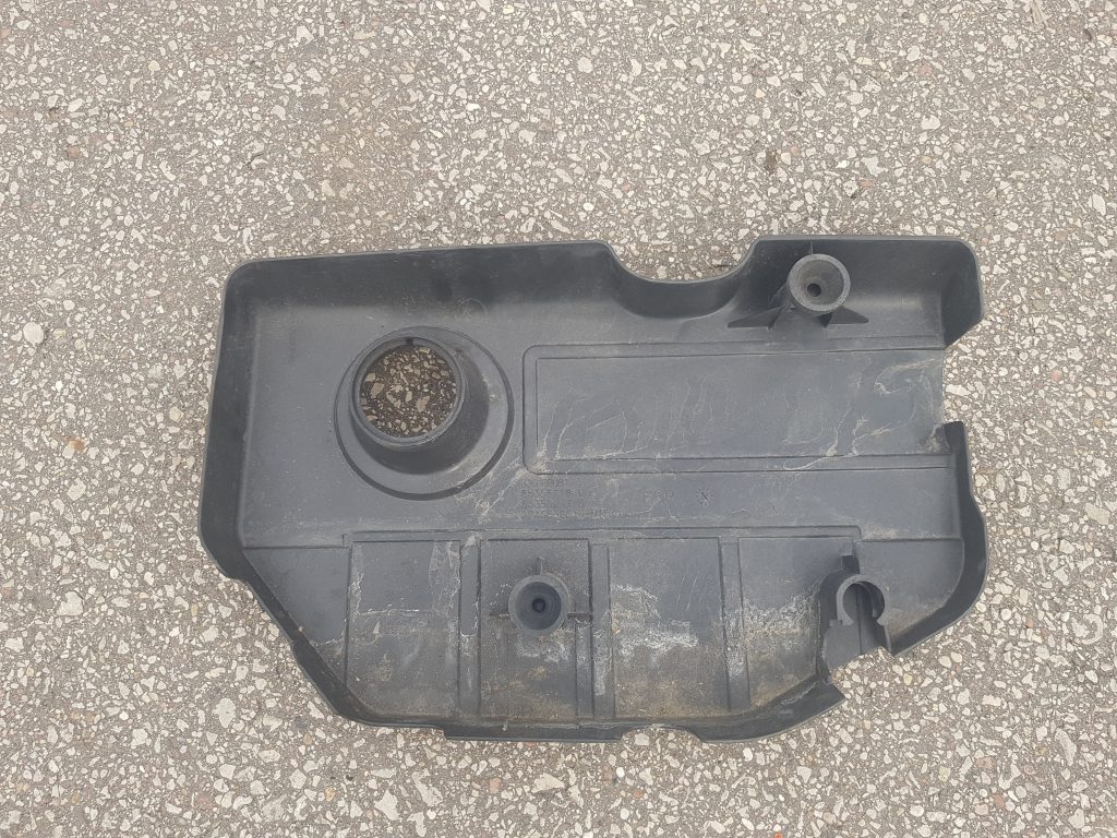 Dzinēja dekoratīvais vāks priekš OPEL ASTRA H STATION WAGON 2007