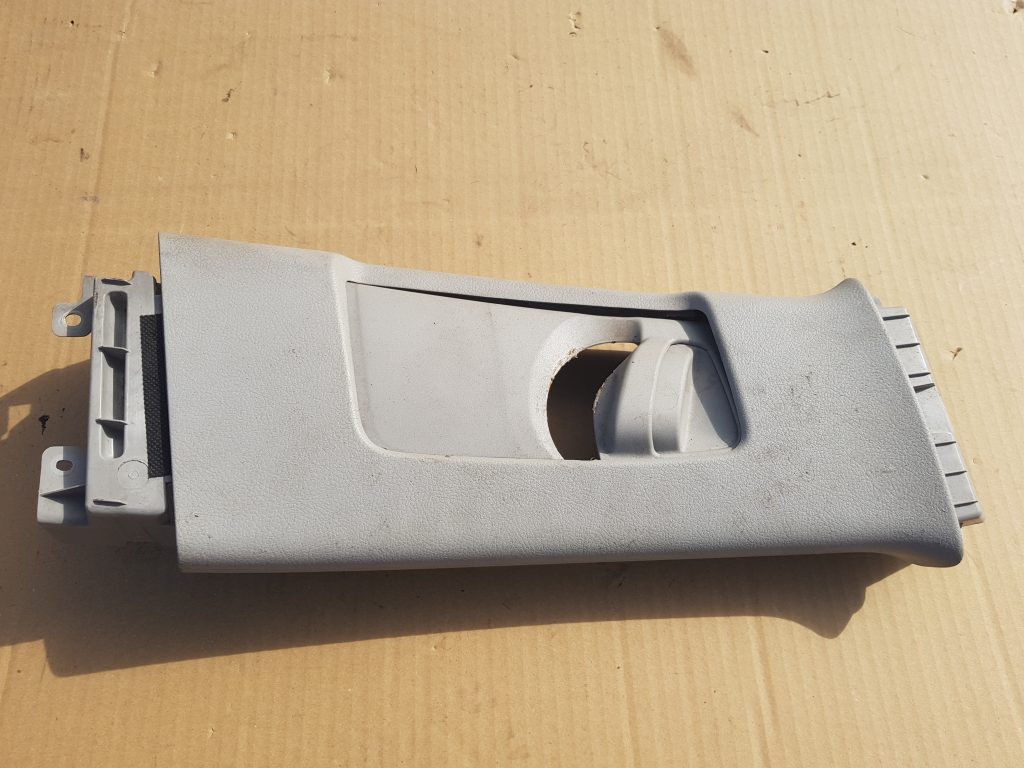 Vidējas salona statnes apdare priekš TOYOTA VERSO 2012