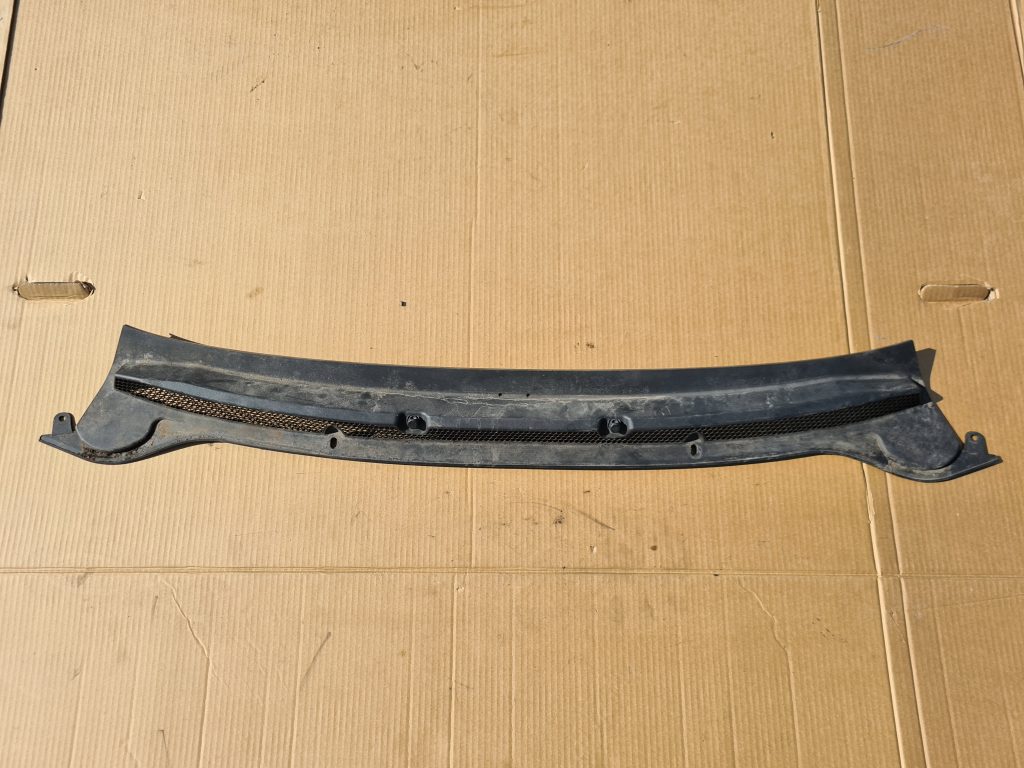 Vējstikla uzlikas (deflektora) režģis priekš OPEL ASTRA J 2011 1 Vējstikla uzlikas (deflektora) režģis priekš OPEL ASTRA J 2011