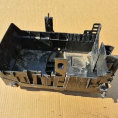 Akumulatora stiprināšanas korpuss priekš OPEL ASTRA J 2011