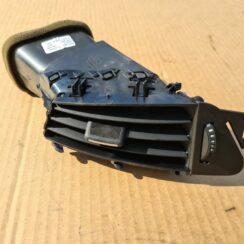 Mērinstrumentu paneļa gaisa vads, centrā priekš OPEL ASTRA J 2011