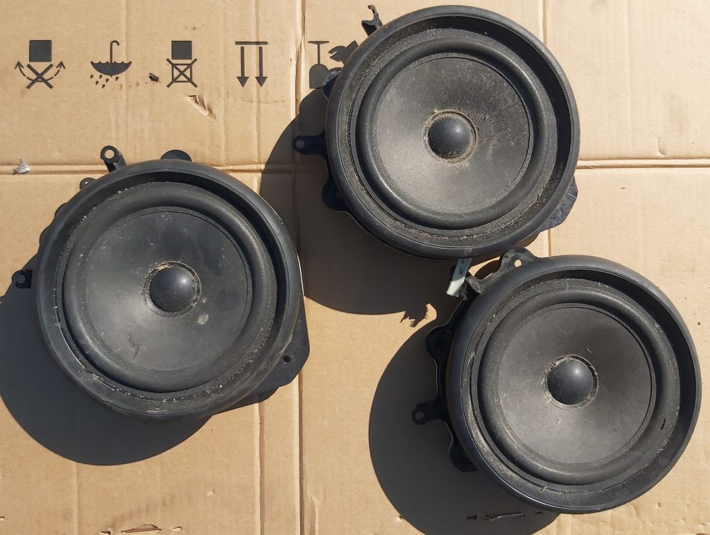 Durvju skaļrunis, apakšā priekš AUDI A4 2001 1 Durvju skaļrunis, apakšā priekš AUDI A4 2001