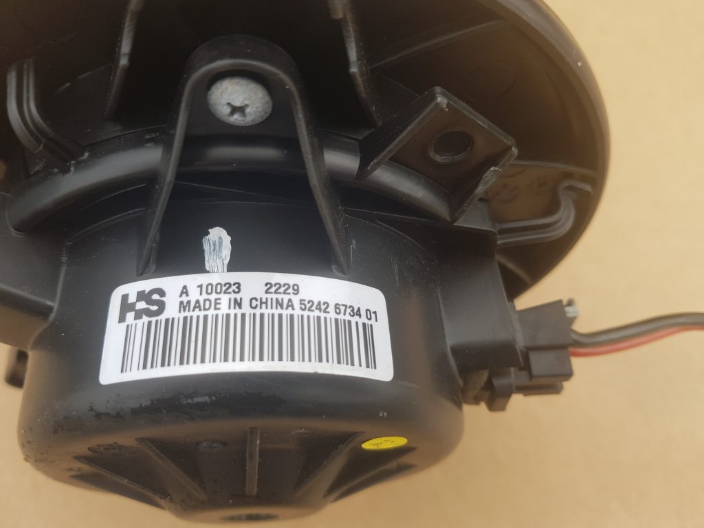 Salona ventilators priekš OPEL INSIGNIA SPORTS TOURER 2010 3 Salona ventilators priekš OPEL INSIGNIA SPORTS TOURER 2010