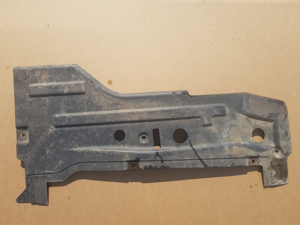 Virsbūves apakšējais aizsargs priekš OPEL INSIGNIA SPORTS TOURER 2010 1 Virsbūves apakšējais aizsargs priekš OPEL INSIGNIA SPORTS TOURER 2010