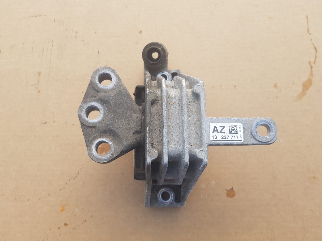 Dzinēja spilvens priekš OPEL INSIGNIA SPORTS TOURER 2010 1 Dzinēja spilvens priekš OPEL INSIGNIA SPORTS TOURER 2010