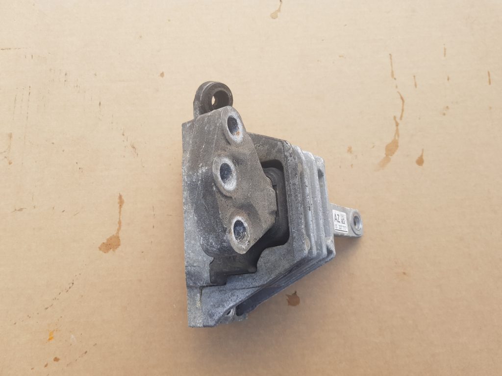 Dzinēja spilvens priekš OPEL INSIGNIA SPORTS TOURER 2010 2 Dzinēja spilvens priekš OPEL INSIGNIA SPORTS TOURER 2010