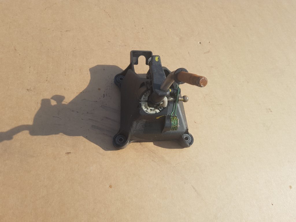 Ātrumu pārslēgšanas slēdzis priekš TOYOTA COROLLA VERSO 2008