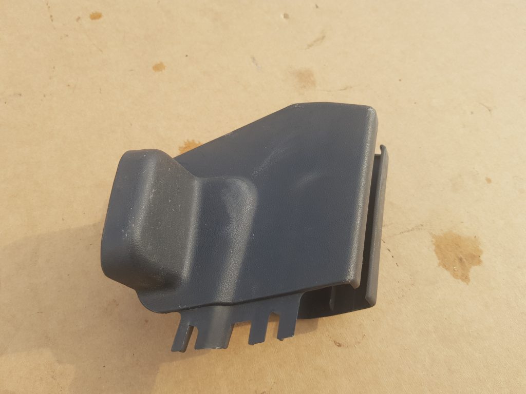 Priekšējā labā sēdekļa sliežu apdare priekš TOYOTA COROLLA VERSO 2008 2 Priekšējā labā sēdekļa sliežu apdare priekš TOYOTA COROLLA VERSO 2008