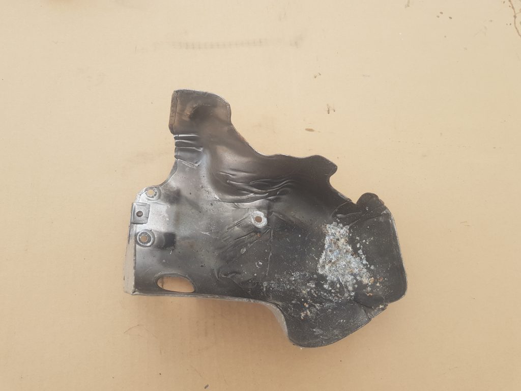 Karstuma aizsargs (mazs) priekš AUDI A4 2005 1 Karstuma aizsargs (mazs) priekš AUDI A4 2005