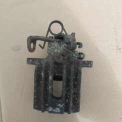 Aizmugurējais kreisais suports priekš AUDI A4 2003