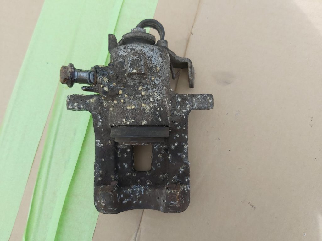 Aizmugurējais kreisais suports priekš AUDI A4 2003 2 Aizmugurējais kreisais suports priekš AUDI A4 2003