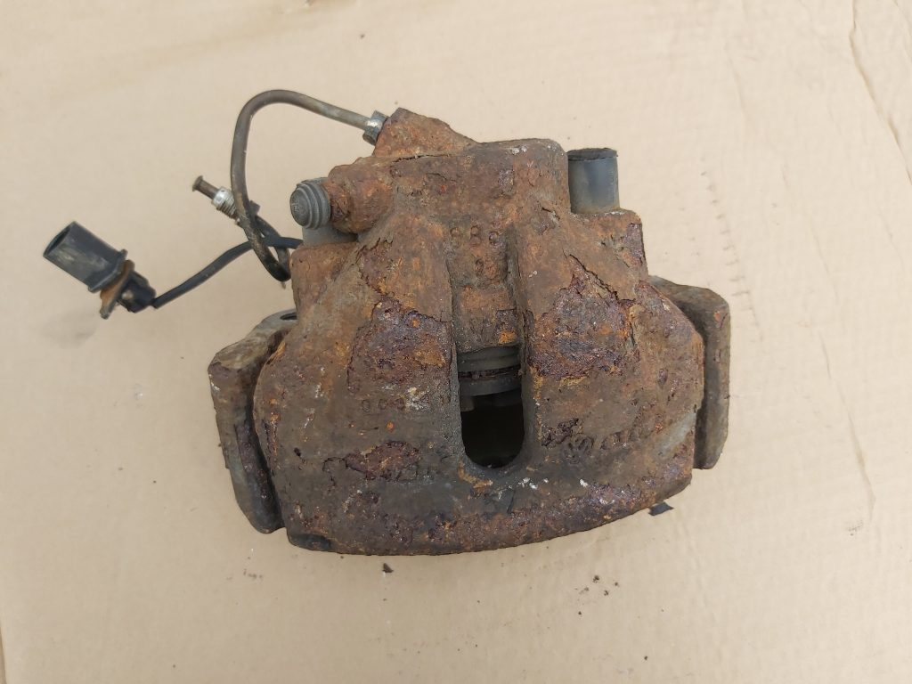 Priekšējais kreisais suports priekš AUDI A4 2003 1 Priekšējais kreisais suports priekš AUDI A4 2003