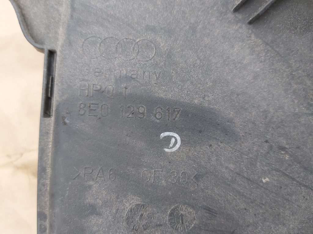 Gaisa filtra korpusa caurule priekš AUDI A4 2003 2 Gaisa filtra korpusa caurule priekš AUDI A4 2003