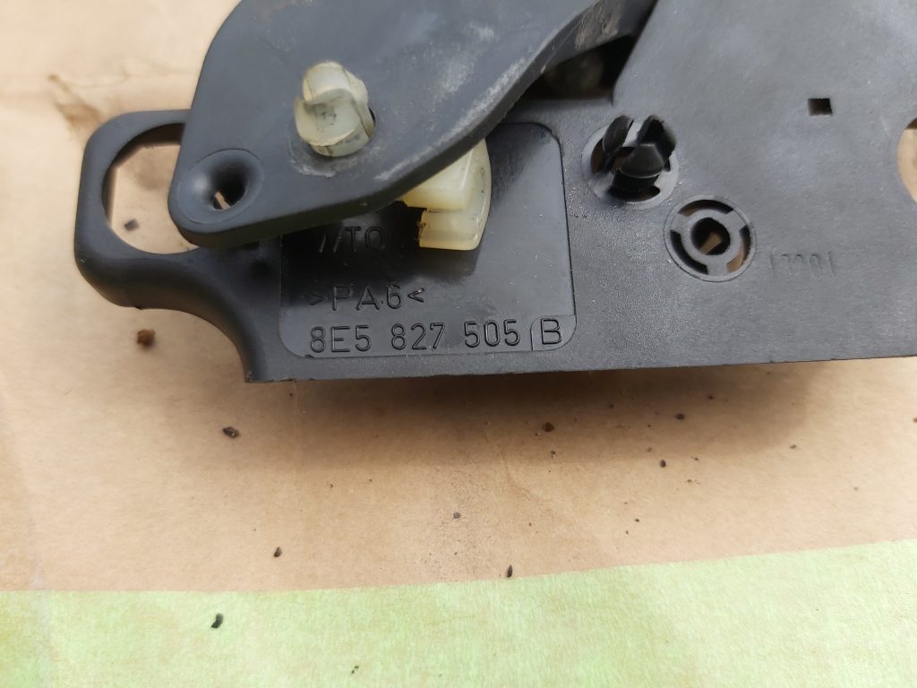 Bagāžnieka vāka slēdzene priekš AUDI A4 2003 2 Bagāžnieka vāka slēdzene priekš AUDI A4 2003