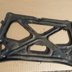 Priekšējais tilts/Priekšējais šķērsnis priekš AUDI A7 2011 SPORTBACK