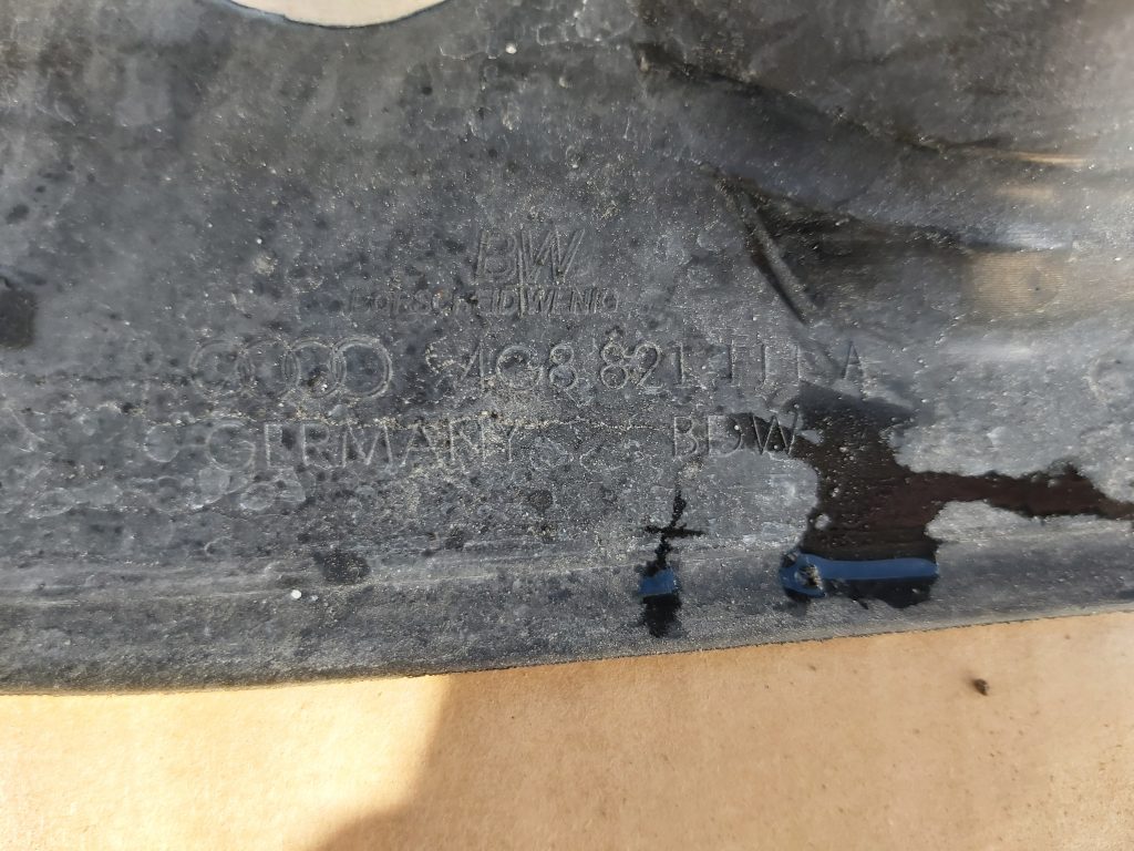 Ieliktņis starp spārnu un durvīm priekš AUDI A7 2011 SPORTBACK 2 Ieliktņis starp spārnu un durvīm priekš AUDI A7 2011 SPORTBACK