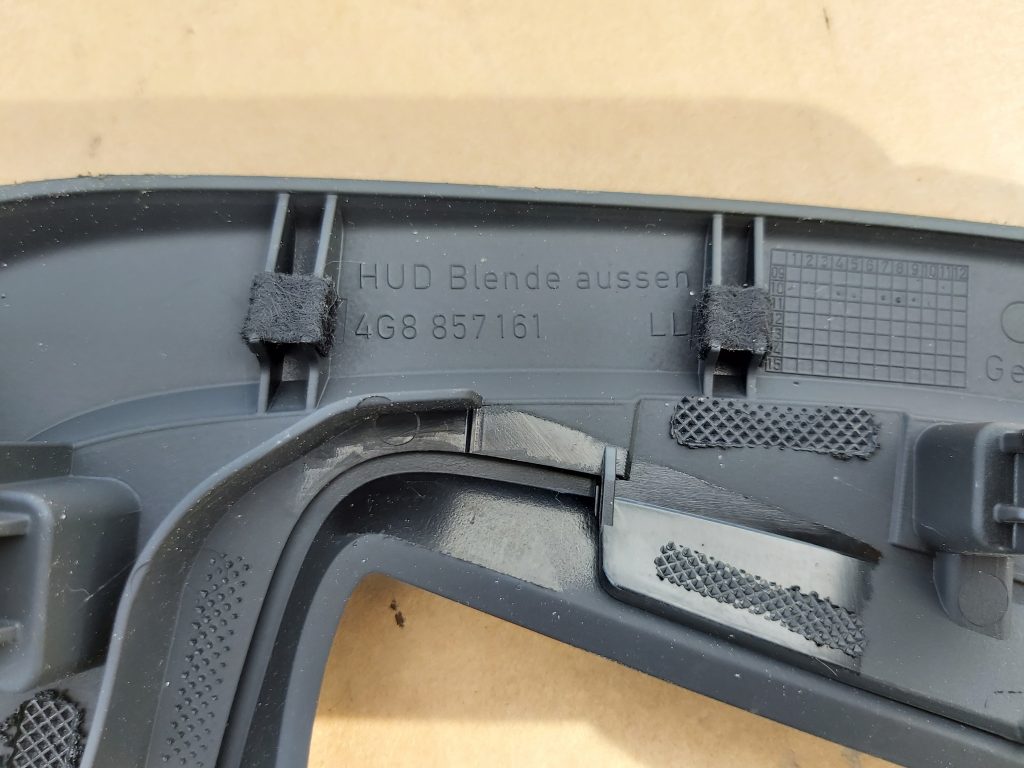 Displeja apdare (uz paneļa) priekš AUDI A7 2011 SPORTBACK 2 Displeja apdare (uz paneļa) priekš AUDI A7 2011 SPORTBACK