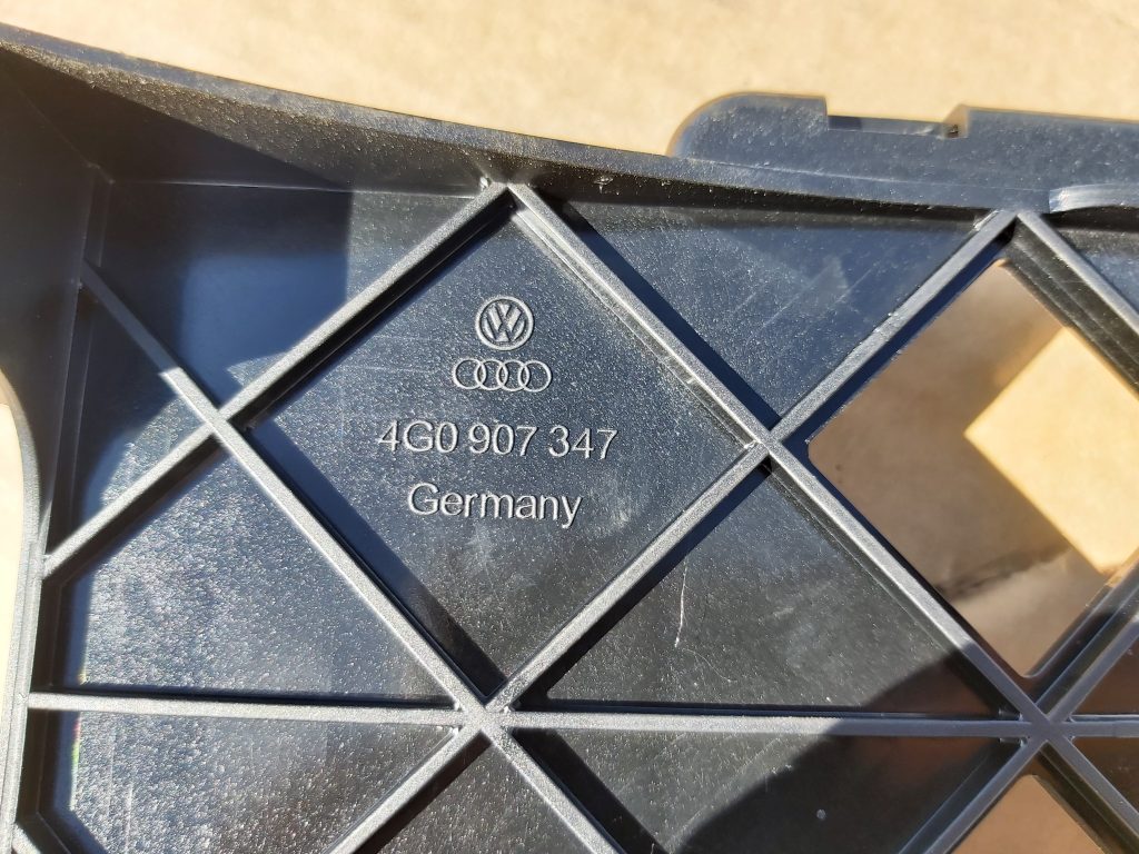 Vadības bloka kronšteins priekš AUDI A7 2011 SPORTBACK 2 Vadības bloka kronšteins priekš AUDI A7 2011 SPORTBACK