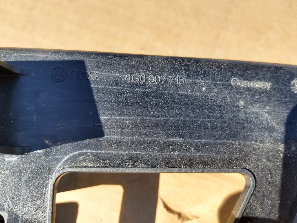 Vadības bloka kronšteins priekš AUDI A7 2011 SPORTBACK 2 Vadības bloka kronšteins priekš AUDI A7 2011 SPORTBACK