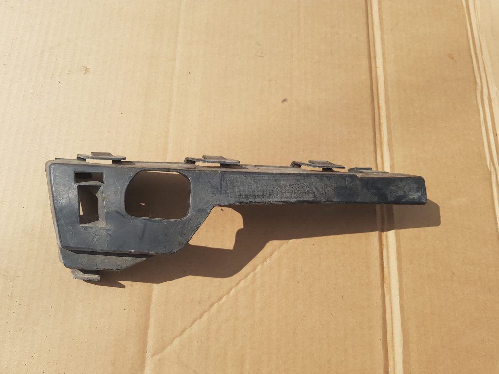 Priekšēja bufera kronšteins priekš FORD FOCUS 2006 1 Priekšēja bufera kronšteins priekš FORD FOCUS 2006