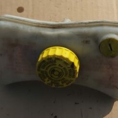 Bremžu šķidruma tvertne priekš AUDI A4 2004