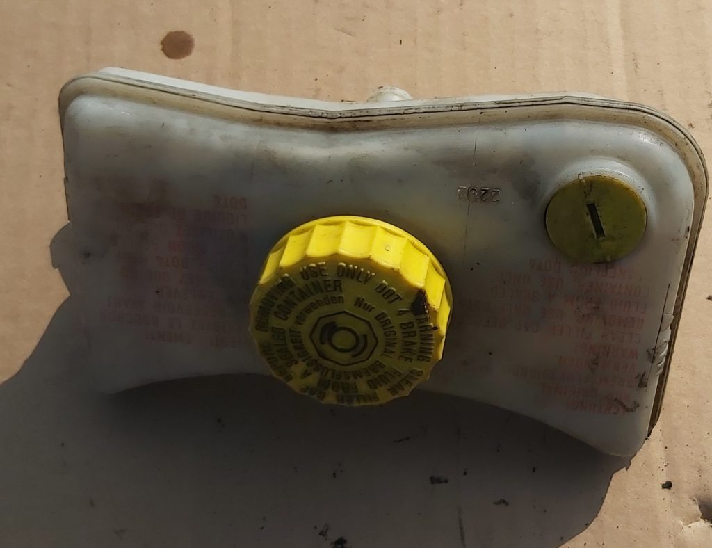 Bremžu šķidruma tvertne priekš AUDI A4 2004