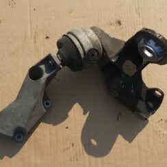 Dzinēja spilvens priekš AUDI A4 2004