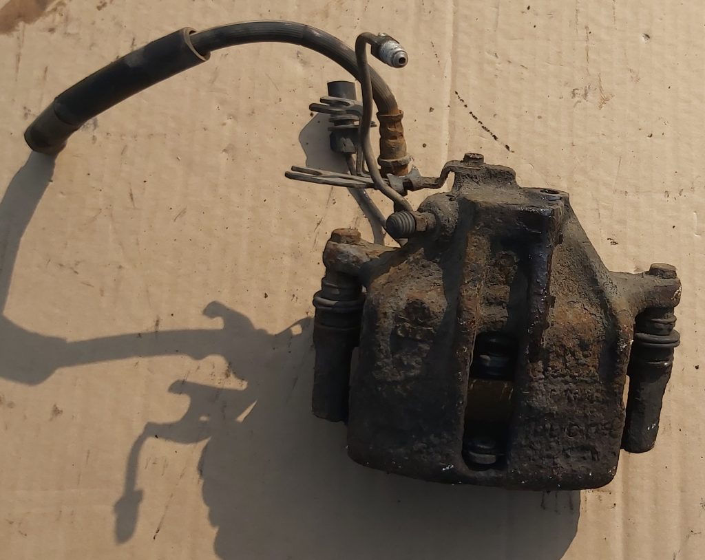 Priekšējais labais suports priekš AUDI A4 2004 1 Priekšējais labais suports priekš AUDI A4 2004