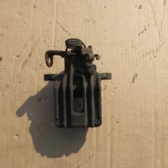 Aizmugurējais kreisais suports priekš AUDI A4 2004