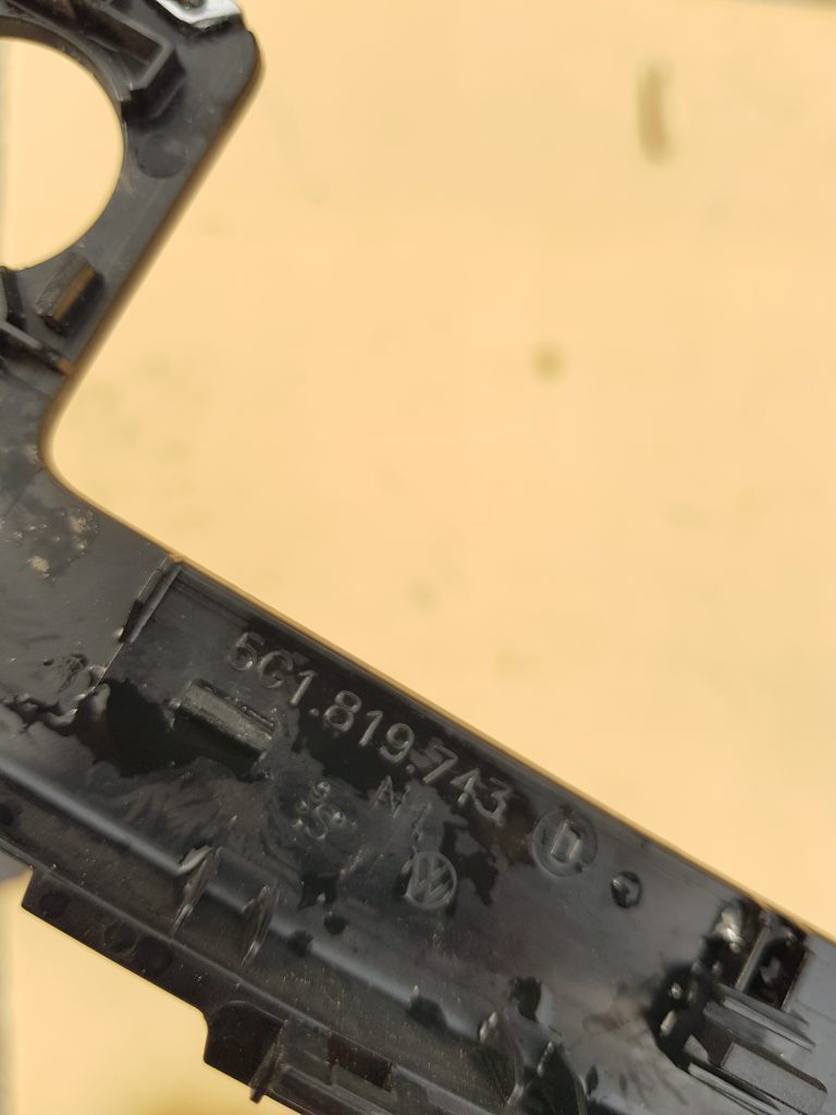 Mērinstrumentu paneļa gaisa vads, centrā priekš VW GOLF 2014