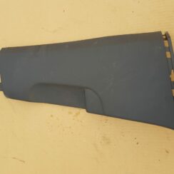 Vidējas salona statnes apdare priekš VW GOLF 2014