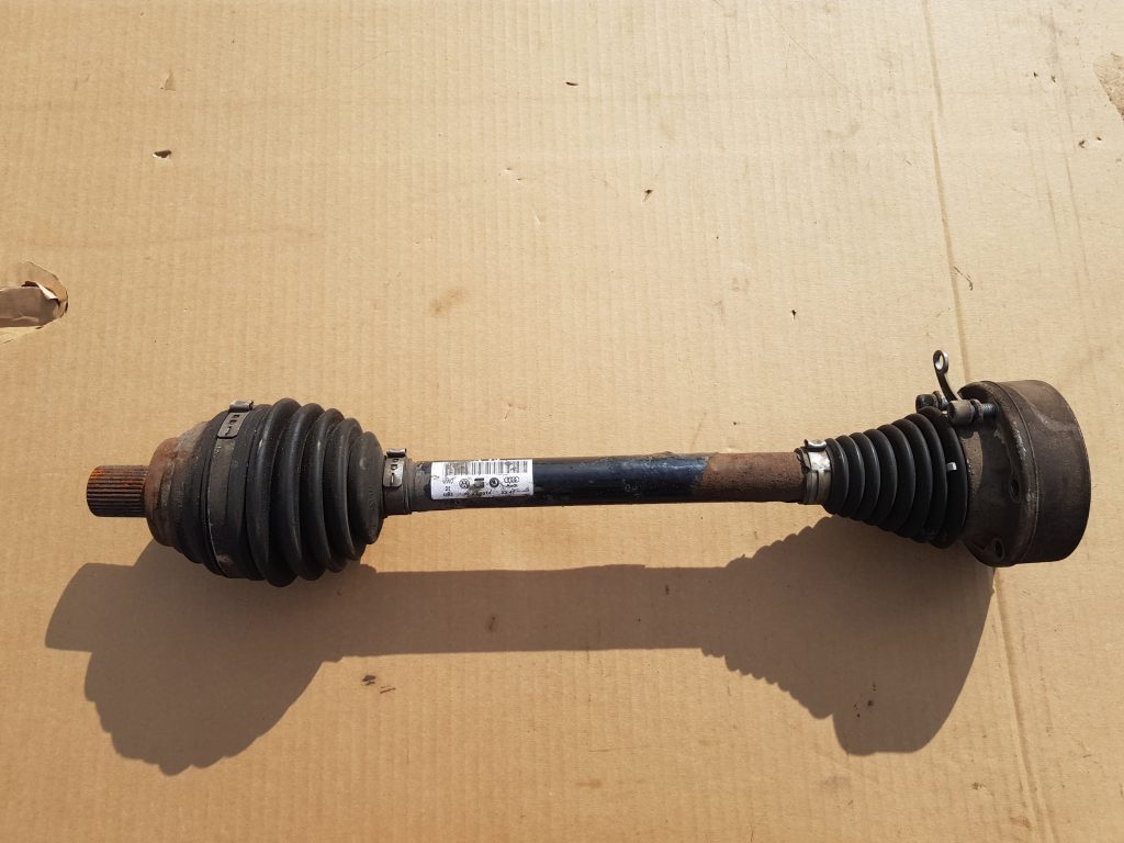 Pusass priekšējā kreisā priekš VW GOLF 2014 1 Pusass priekšējā kreisā priekš VW GOLF 2014