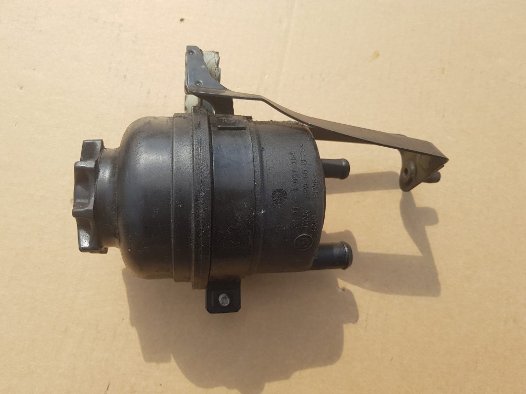 Stūres pastiprinātāja tvertne priekš BMW 530D E61 2006 TOURING TITANSILVER