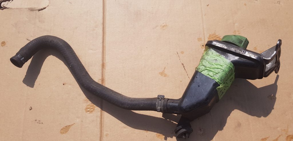 Stūres pastiprinātāja tvertne priekš AUDI A4 2001 1 Stūres pastiprinātāja tvertne priekš AUDI A4 2001