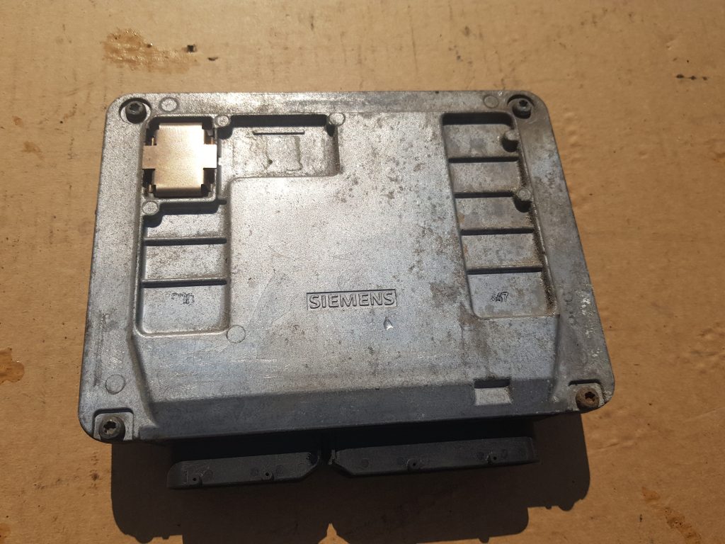 Dzinēja vadības bloks priekš ŠKODA FABIA 2003 2 Dzinēja vadības bloks priekš ŠKODA FABIA 2003