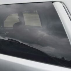 Aizmugurējais kreisais sānu stikls priekš JEEP GRAND CHEROKEE 2004