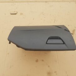 Mantu glabāšanas nodalījums pasažiera pusē priekš FORD FOCUS 2016