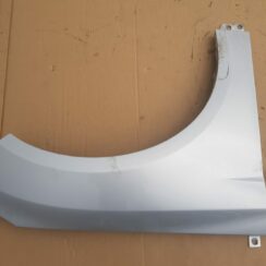 Priekšējais labais spārns priekš FORD FOCUS 2016