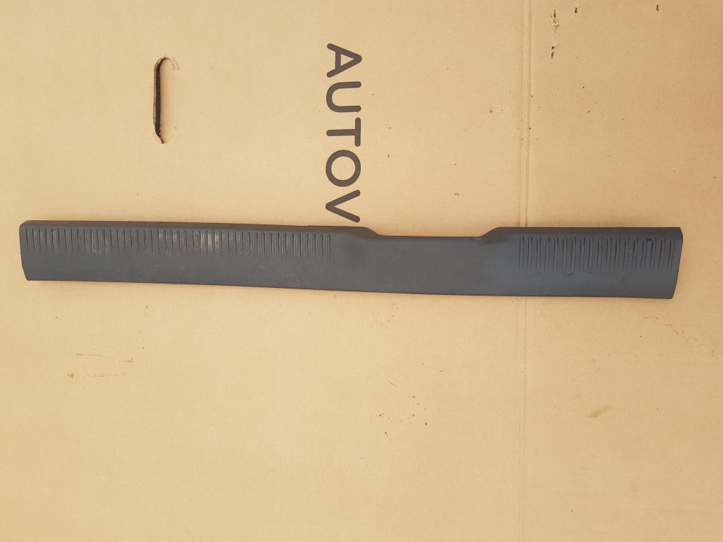 Sliekšņa priekšēja kreisa uzlika (salonā) priekš JEEP GRAND CHEROKEE 2004