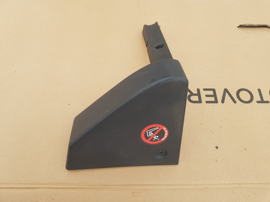 Mērinstrumentu paneļa sānu apdare priekš JEEP GRAND CHEROKEE 2004 1 Mērinstrumentu paneļa sānu apdare priekš JEEP GRAND CHEROKEE 2004