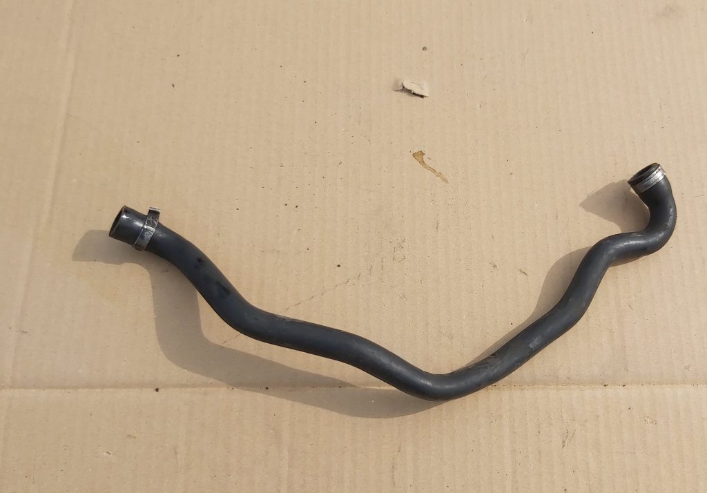 Kartera ventilācijas caurule priekš VOLVO V70 2002 SILVER