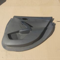 Aizmugurējo labo durvju apdare priekš PEUGEOT 508 2012