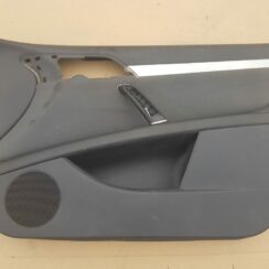 Priekšējo labo durvju apdare priekš PEUGEOT 407 2004