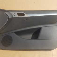 Priekšējo labo durvju apdare priekš PEUGEOT 407 2005