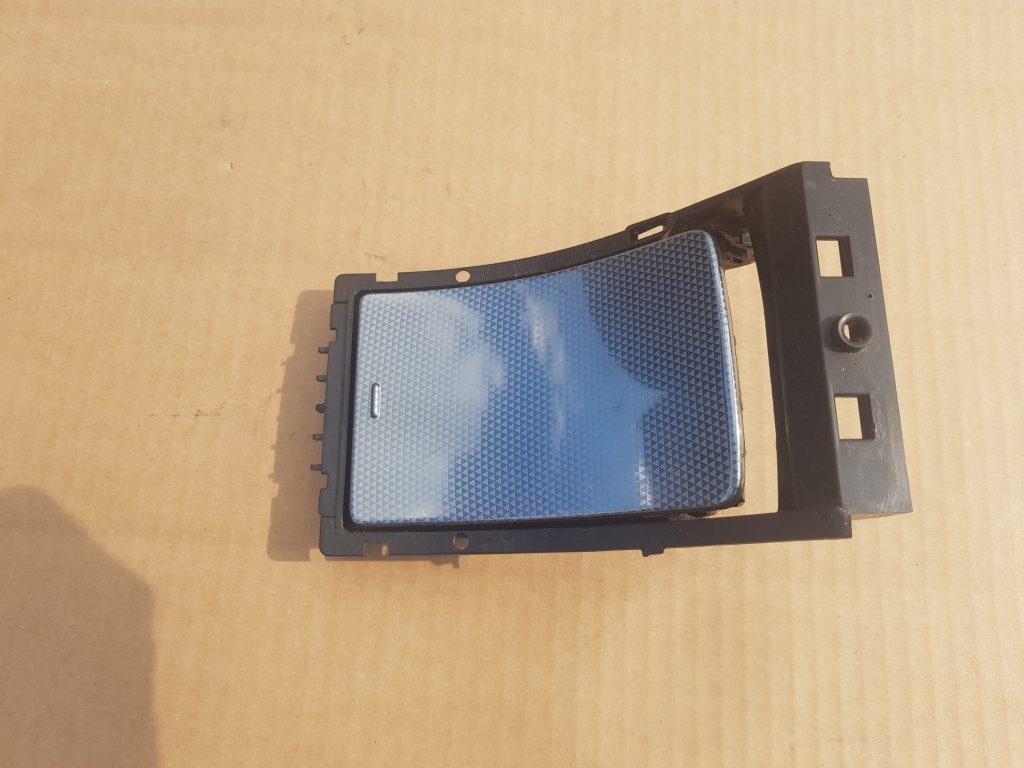 Centrālās konsoles nodalījums priekš PEUGEOT 407 2005