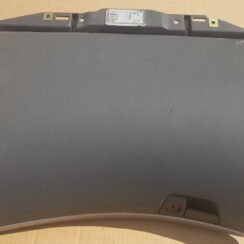 Mantu glabāšanas nodalījums pasažiera pusē priekš VOLVO XC70 2004