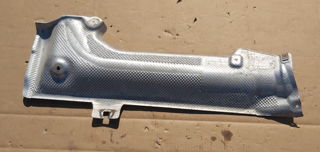 Izpūtēja sistēmas karstuma aizsargs priekš MERCEDES BENZ E250 W212 2014