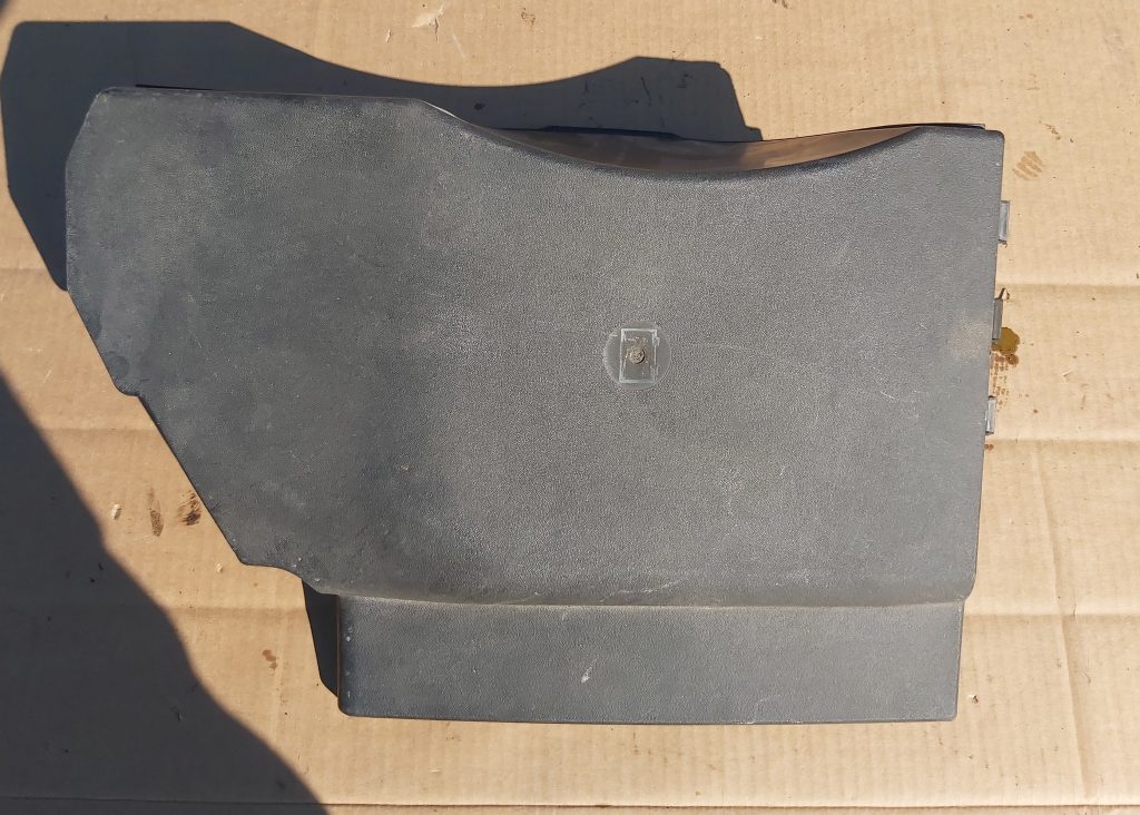 Akumulatora vāks priekš OPEL VECTRA C 2008